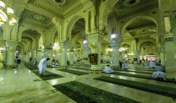 Cheap 3 Star Easter Umrah Package 2